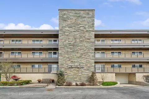 1 N Dee Rd #3D, Park Ridge, IL 60068