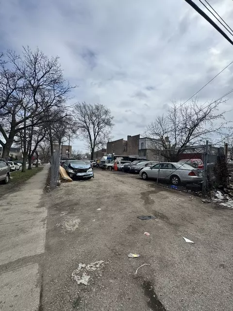 652 N Cicero Ave, Chicago, IL 60644