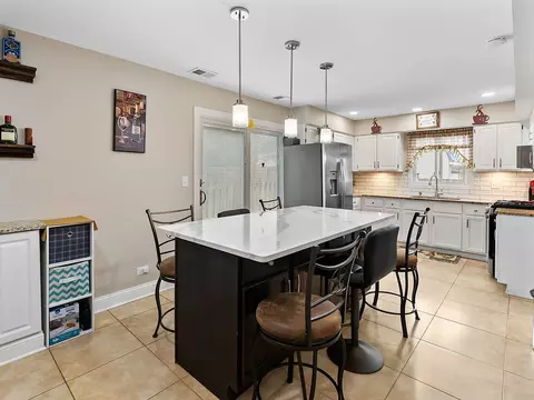Kitchen - 1660 Sheffield Ct, Aurora, IL 60504 photo 2 of 3