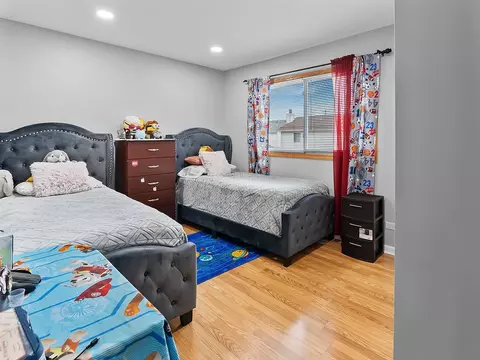 Bedroom - 1660 Sheffield Ct, Aurora, IL 60504 photo 3 of 6