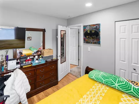 Bedroom - 1660 Sheffield Ct, Aurora, IL 60504 photo 6 of 6