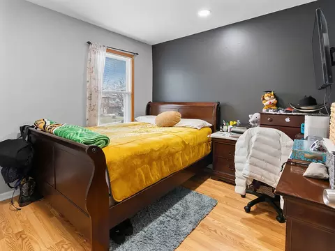 Bedroom - 1660 Sheffield Ct, Aurora, IL 60504 photo 5 of 6