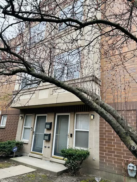 3951 W Ainslie St #7, Chicago, IL 60625