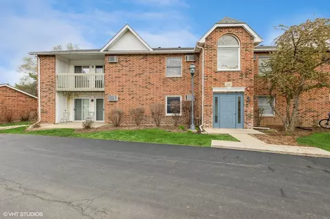 1347 Cunat Ct #2A, Lake In The Hills, IL 60156