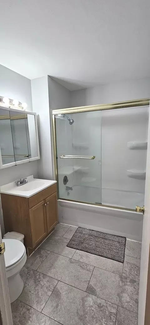 Bath - 2508 Algonquin Rd #5, Rolling Meadows, IL 60008 photo 1 of 1