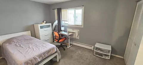 Bedroom - 2508 Algonquin Rd #5, Rolling Meadows, IL 60008 photo 3 of 4