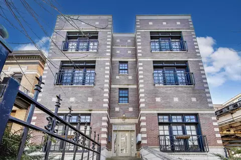 935 W Dakin St #2E, Chicago, IL 60613