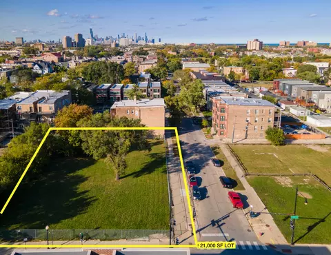 556 E 47th St, Chicago, IL 60653 photo 1