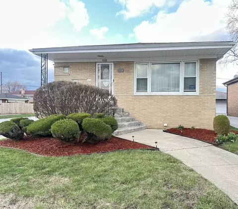 1524 Memorial Dr, Calumet City, IL 60409