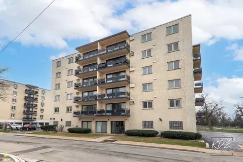 8045 W Oconnor Dr #2F, River Grove, IL 60171