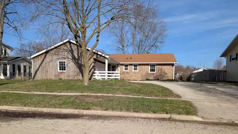 1126 Stafford St, Dekalb, IL 60115