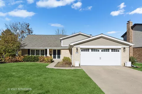 1604 E Waverly Dr, Arlington Heights, IL 60004