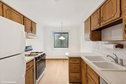 13308 W Circle Drive Pkwy #107, Crestwood, IL 60418 photo 10