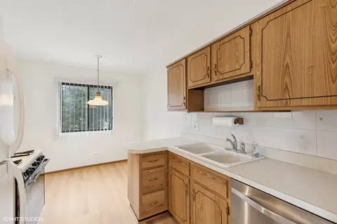 13308 W Circle Drive Pkwy #107, Crestwood, IL 60418 photo 11
