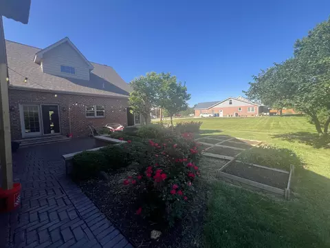 Exterior - 1802 Jared Dr, Crest Hill, IL 60403 photo 4 of 10