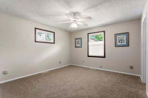 2608 Hathaway Dr, Champaign, IL 61821 photo 9
