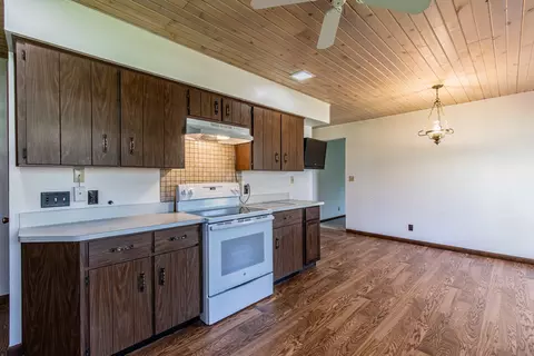 1 Century Oaks, Spring Valley, IL 61362 photo 11