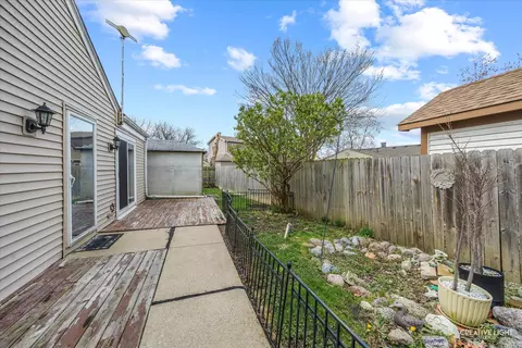 Exterior - 145 Heathgate Rd, Montgomery, IL 60538 photo 2 of 2