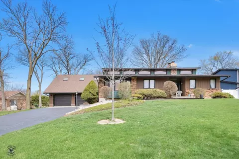 145 Markev Ln, New Lenox, IL 60451