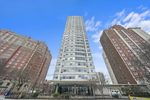 3900 N Lake Shore Dr #6K, Chicago, IL 60613
