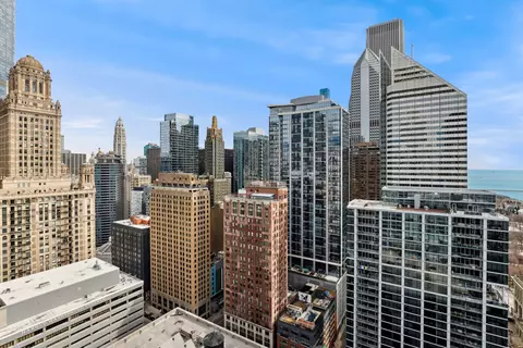 View/Area - 8 E Randolph St #2703, Chicago, IL 60601 photo 1 of 2