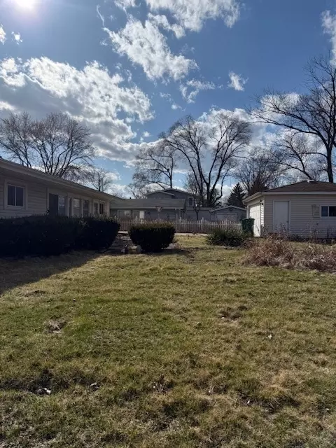 326 Edgewood Dr, Wheeling, IL 60090 photo 6