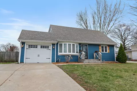 780 Watson Dr, Genoa, IL 60135
