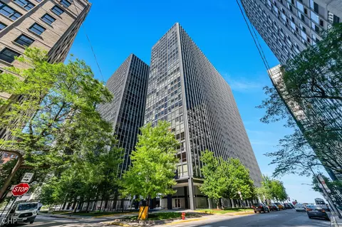 900 N Lake Shore Dr #1710, Chicago, IL 60611