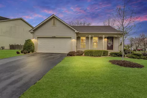 2769 Yosemite Dr, Aurora, IL 60503