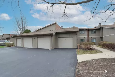 29 W410 Emerald Green Dr #22-C, Warrenville, IL 60555