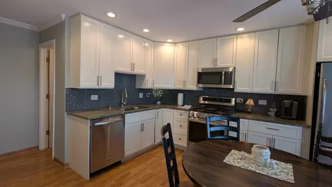 2062 Danbury Pl, Hoffman Estates, IL 60169 photo 14