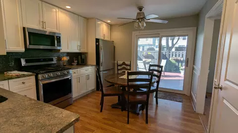 2062 Danbury Pl, Hoffman Estates, IL 60169 photo 15