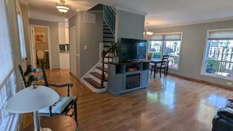 2062 Danbury Pl, Hoffman Estates, IL 60169 photo 8