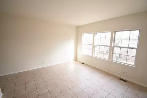 1825 Kelberg Ave, Hoffman Estates, IL 60192 photo 3