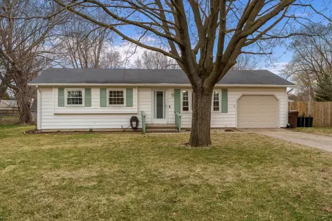 1424 Nelson Dr, Machesney Park, IL 61115