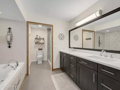 Bath - 19317 Everett Ln #0, Mokena, IL 60448 photo 2 of 3