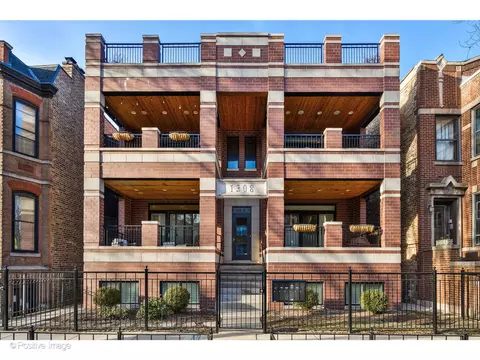 1308 W Addison St #2E, Chicago, IL 60613