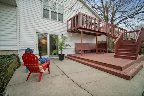 Exterior - 1420 Hanson Dr, Normal, IL 61761 photo 4 of 7