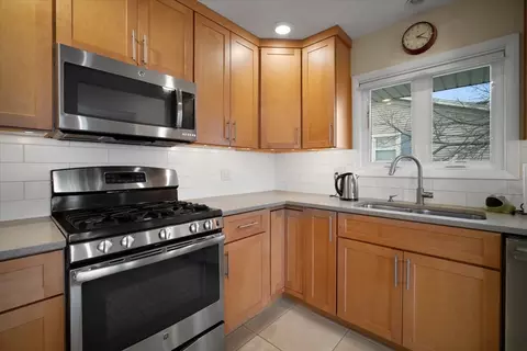 Kitchen - 1420 Hanson Dr, Normal, IL 61761 photo 4 of 4