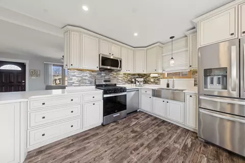 Kitchen - 7312 S Thomas Ave, Bridgeview, IL 60455 photo 1 of 2