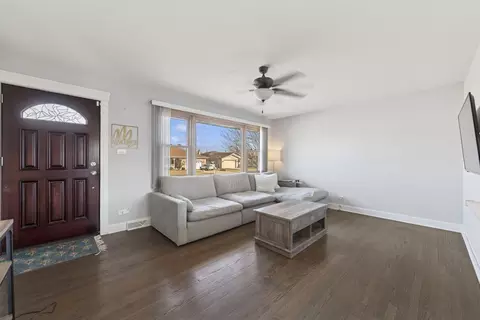 Living - 7312 S Thomas Ave, Bridgeview, IL 60455 photo 1 of 2