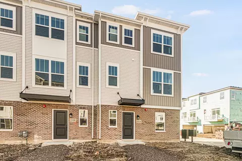 1114 Girard Ave, Des Plaines, IL 60018