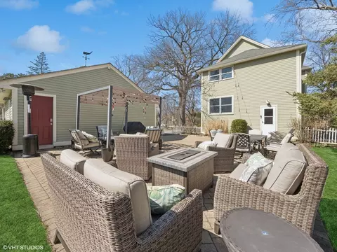 Exterior - 2801 Glenview Rd, Glenview, IL 60025 photo 3 of 13
