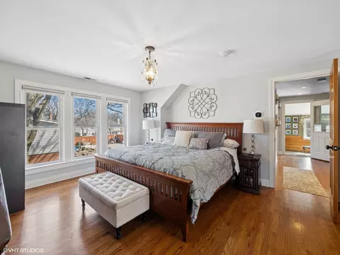 Bedroom - 2801 Glenview Rd, Glenview, IL 60025 photo 1 of 4