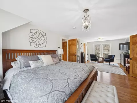 Bedroom - 2801 Glenview Rd, Glenview, IL 60025 photo 2 of 4