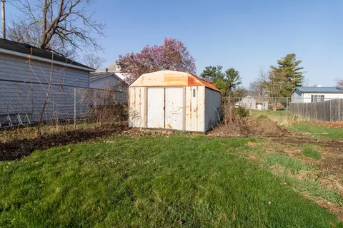 104 S Main St, Arrowsmith, IL 61722 photo 23