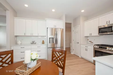 Kitchen - 13817 S Redbud Dr, Plainfield, IL 60544 photo 2 of 2