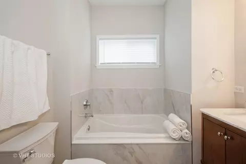 Bath - 13817 S Redbud Dr, Plainfield, IL 60544 photo 2 of 4