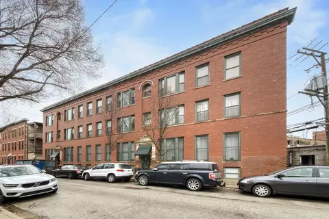 2013 W Concord Pl #CH-2, Chicago, IL 60647