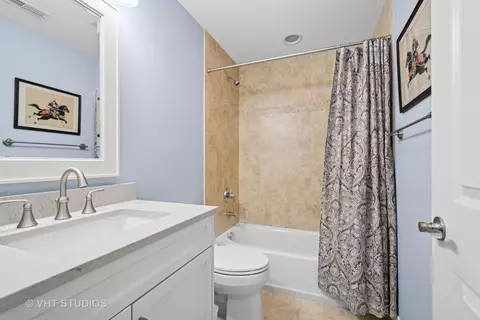 Bath - 2139 Center Ave, Northbrook, IL 60062 photo 6 of 6